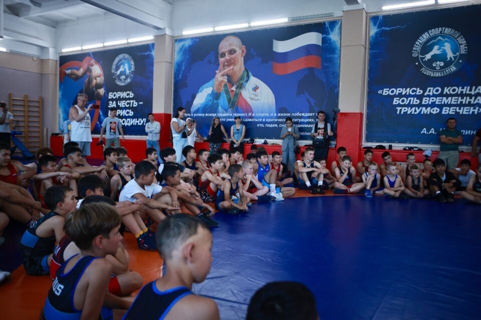   Мастер-класс Александра Карелина в Республике Алтай. Источник: altai-republic.ru