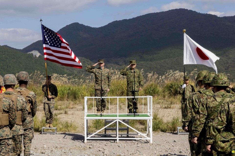    Stars and Stripes: ВС Японии и США отработали захват и оборону спорных островов. Фото: Cpl. Paley Fenner/GLOBAL LOOK PRESS
