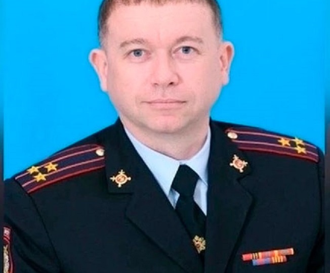 Зачем полковнику полиции 12 (двенадцать, Петрович!) автомобилей...
