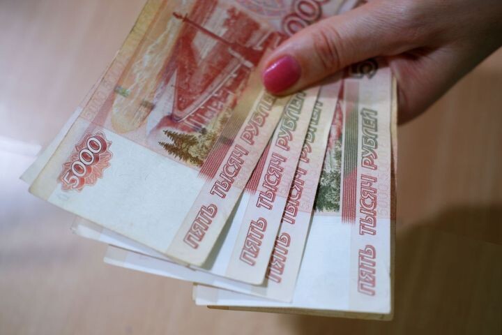 Россияне активно снимают деньги с вкладов