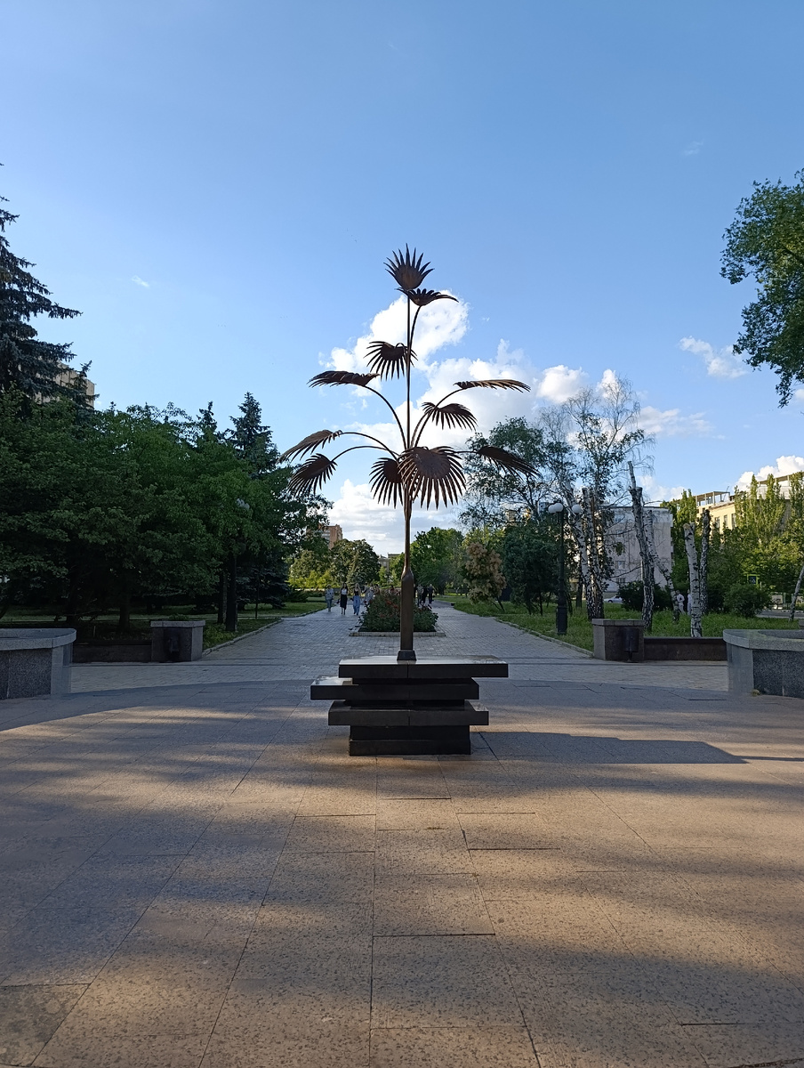 Копия Пальмы Мерцалова на бульваре Пушкина.