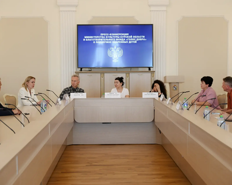     Артисты Большого театра проводят МК для детей из курского приграничья