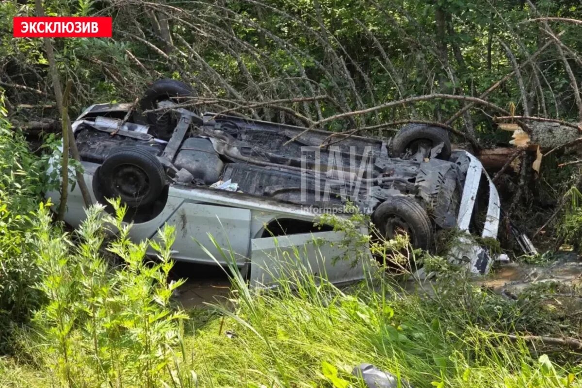    Мужчину зажало в автомобиле в результате в ДТП в Невельском районе