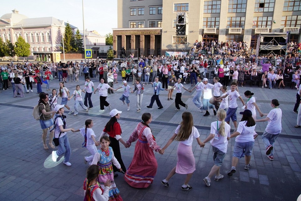    Главной площадкой культурного события стала Советская площадь в Уфе. Фото: Олег Яровиков