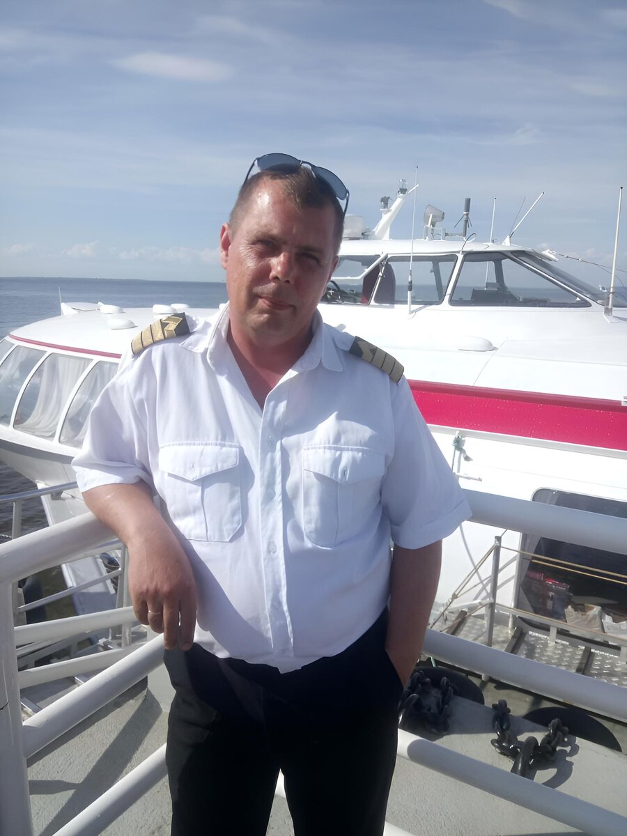    «Парни действовали без лишних слов»: экипаж теплохода вытащил из воды тонущую девушку
