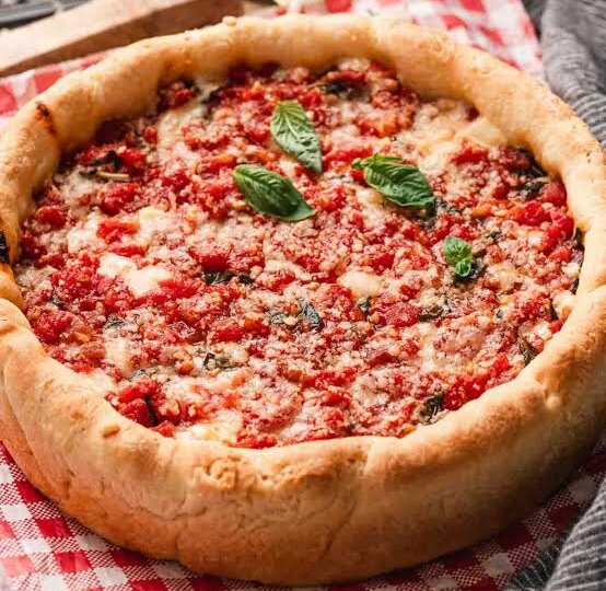 Что такое «глубокая пицца» (deep-dish pizza) из Чикаго?
