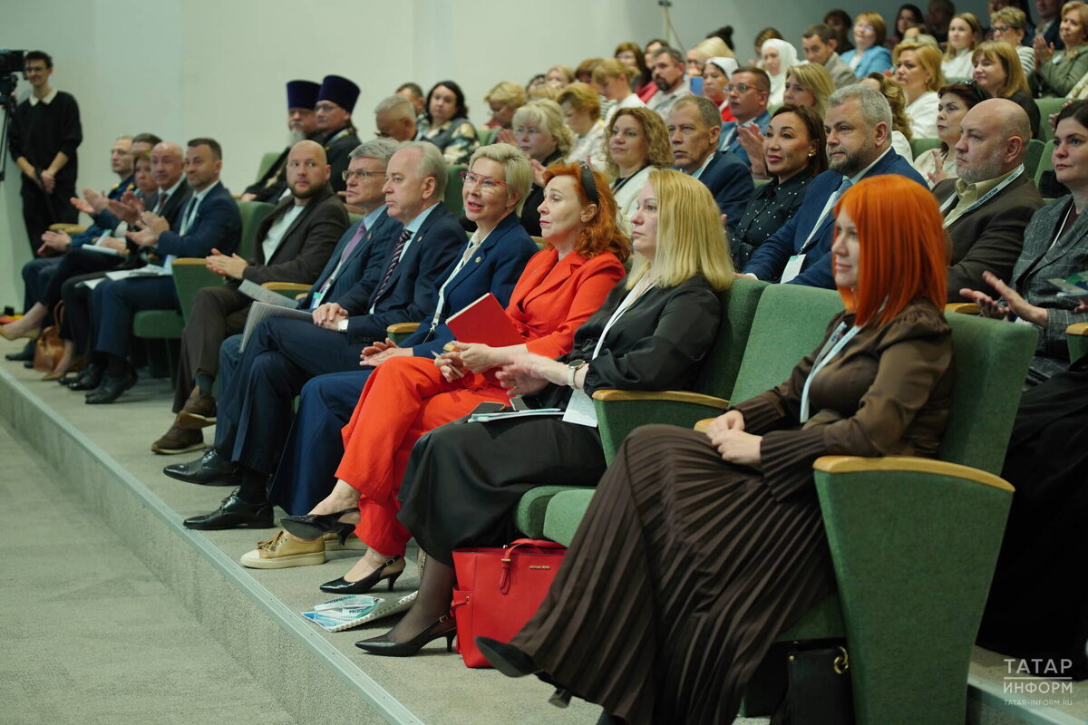 В Казани стартовала Всероссийская конференция «Качество жизни. Медицинская помощь бездомным в контексте новых поручений Президента Российской Федерации: достижения, перспективы, новые вызовы»Фото: © Владимир Васильев / «Татар-информ»
