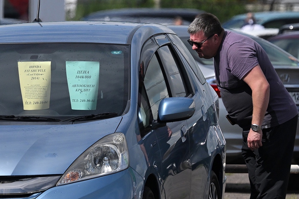    Покупая автомобиль, который уже был в употреблении, новый хозяин должен понимать и принимать вероятные риски. / РИА Новости
