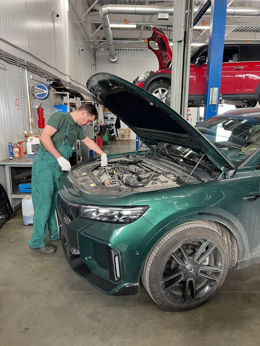Автомобиль приехал на профилактическую мойку радиаторов и замену охлаждающей жидкости.