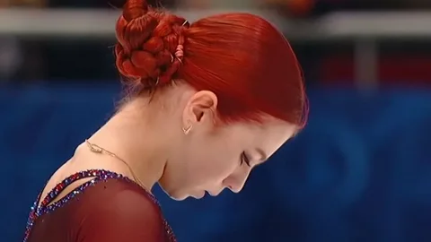 «Русская Ракета» не сдается: Как Александра Трусова вернулась на лед вопреки критике и сменила фамилию