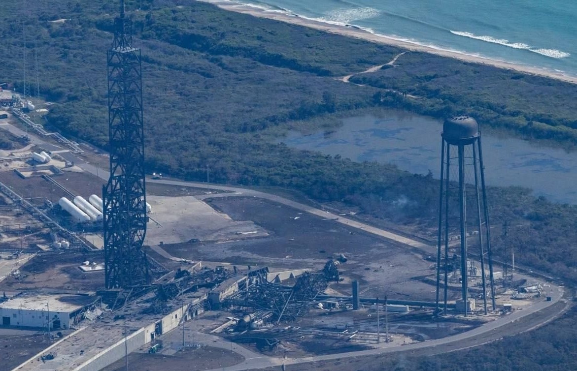 Последствия аварии ракеты New Glenn компании Blue Origin на стартовой площадке
