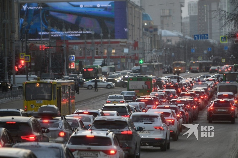    Движение на перекрестке было затруднено Ольга ЮШКОВА