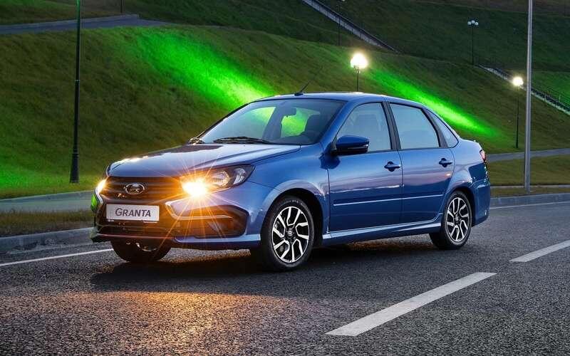 LADA Granta📷
