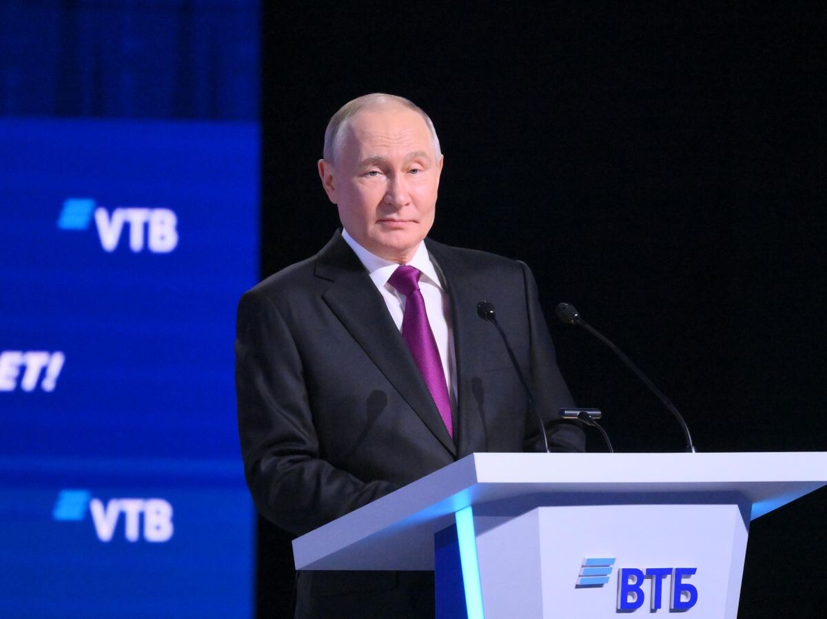    Президент РФ Владимир Путин выступает на пленарном заседании инвестиционного форума ВТБ "Россия зовет!"© РИА Новости . Евгений Биятов