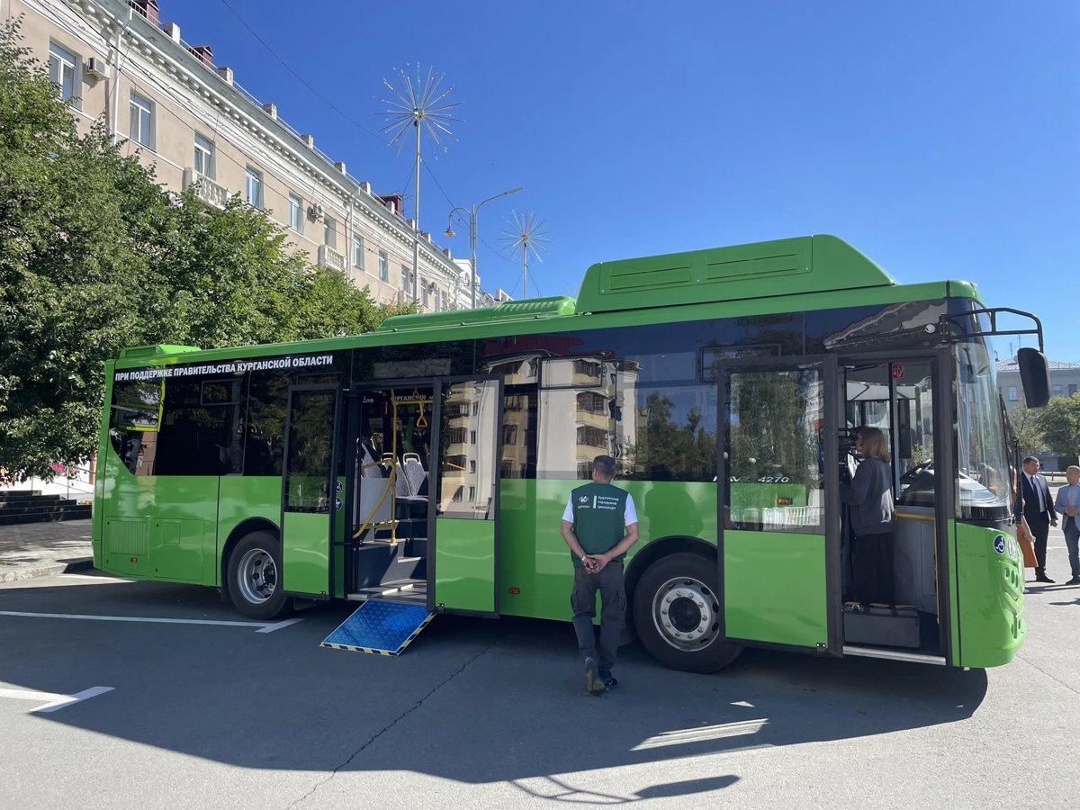    В Кургане презентовали новые автобусы