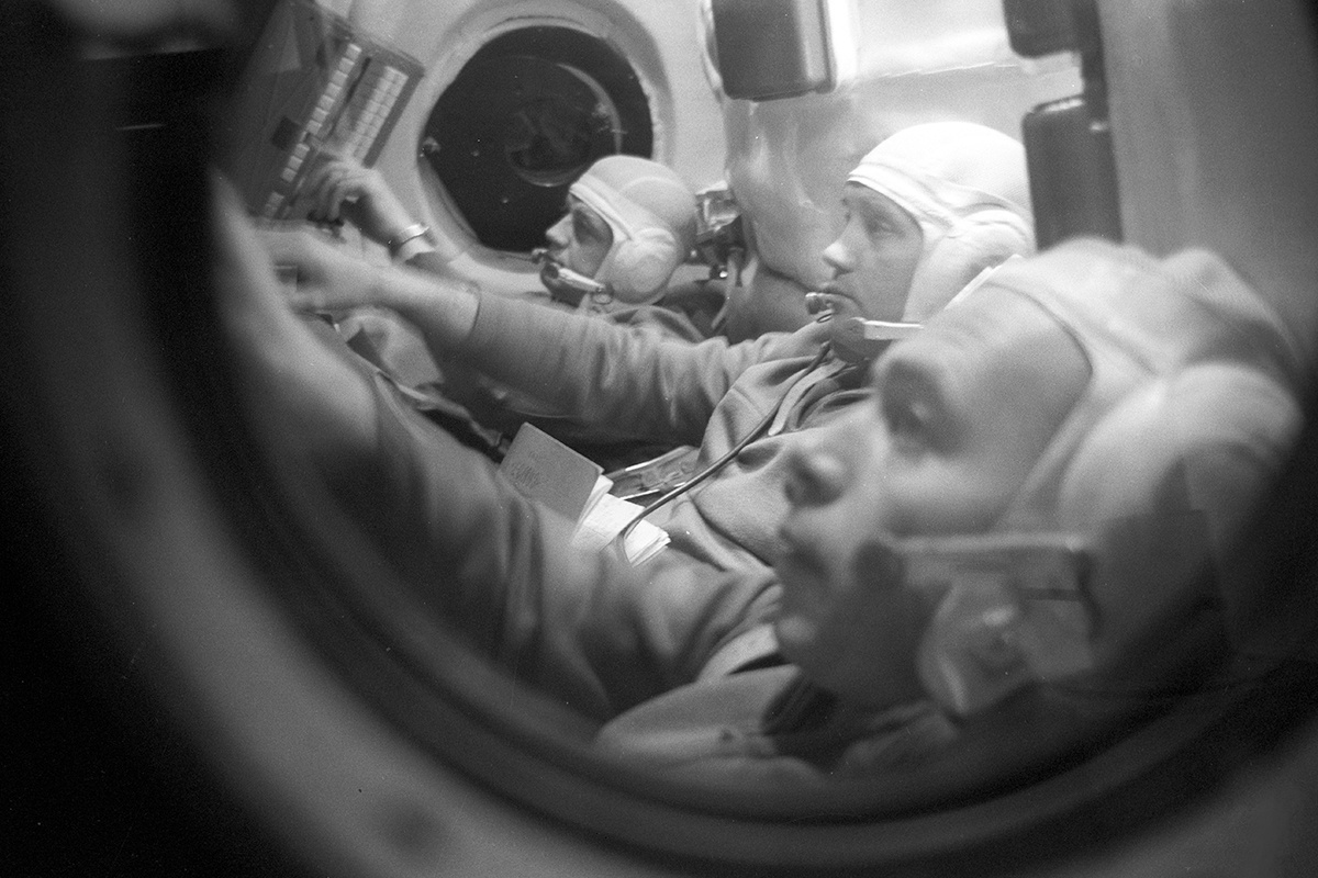    Экипаж "Союза-11": бортинженер Владислав Волков, командир корабля Георгий Добровольский, инженер-исследователь Виктор Пацаев. 1971 / Александр Моклецов / РИА Новости