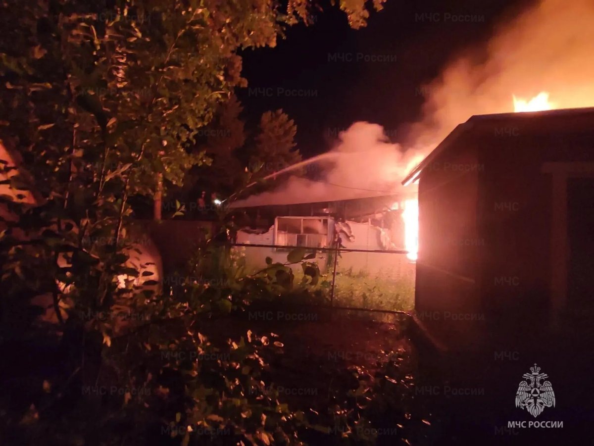    В Кургане в поселке Увал случился ночной пожар