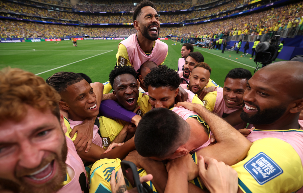    Футболисты сборной Бразилии  Lars Baron/Getty Images