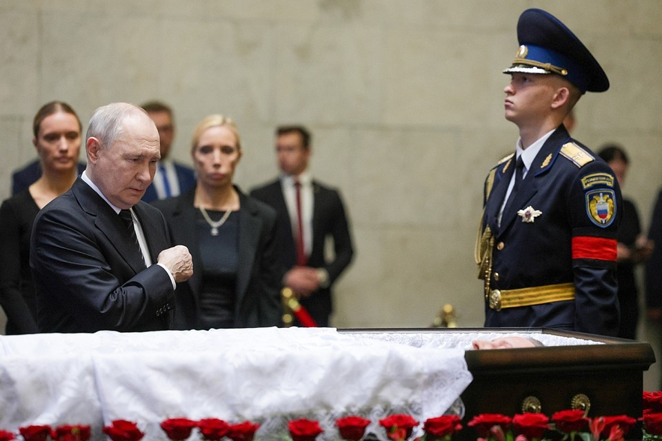    Владимир Путин во время церемонии прощания. Фото Гавриил Григоров/пресс-служба президента РФ/ТАСС