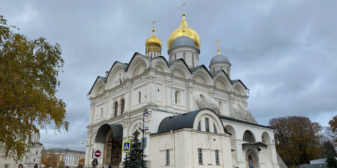 Московский Кремль. Архангельский собор: кого хоронили в древности, отравление или лечение