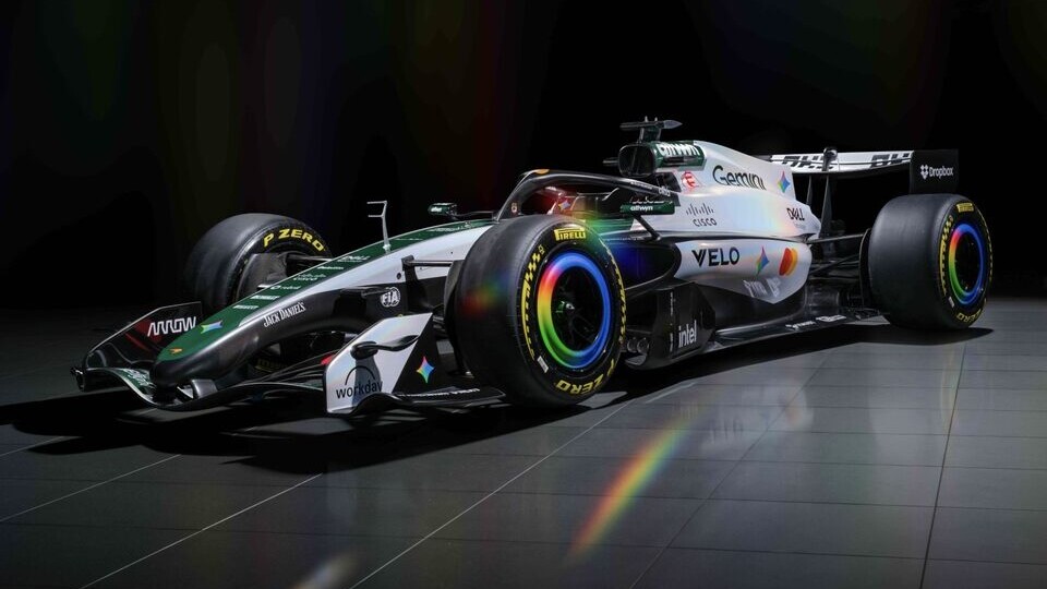 Команда McLaren показала ливрею к домашнему Гран При