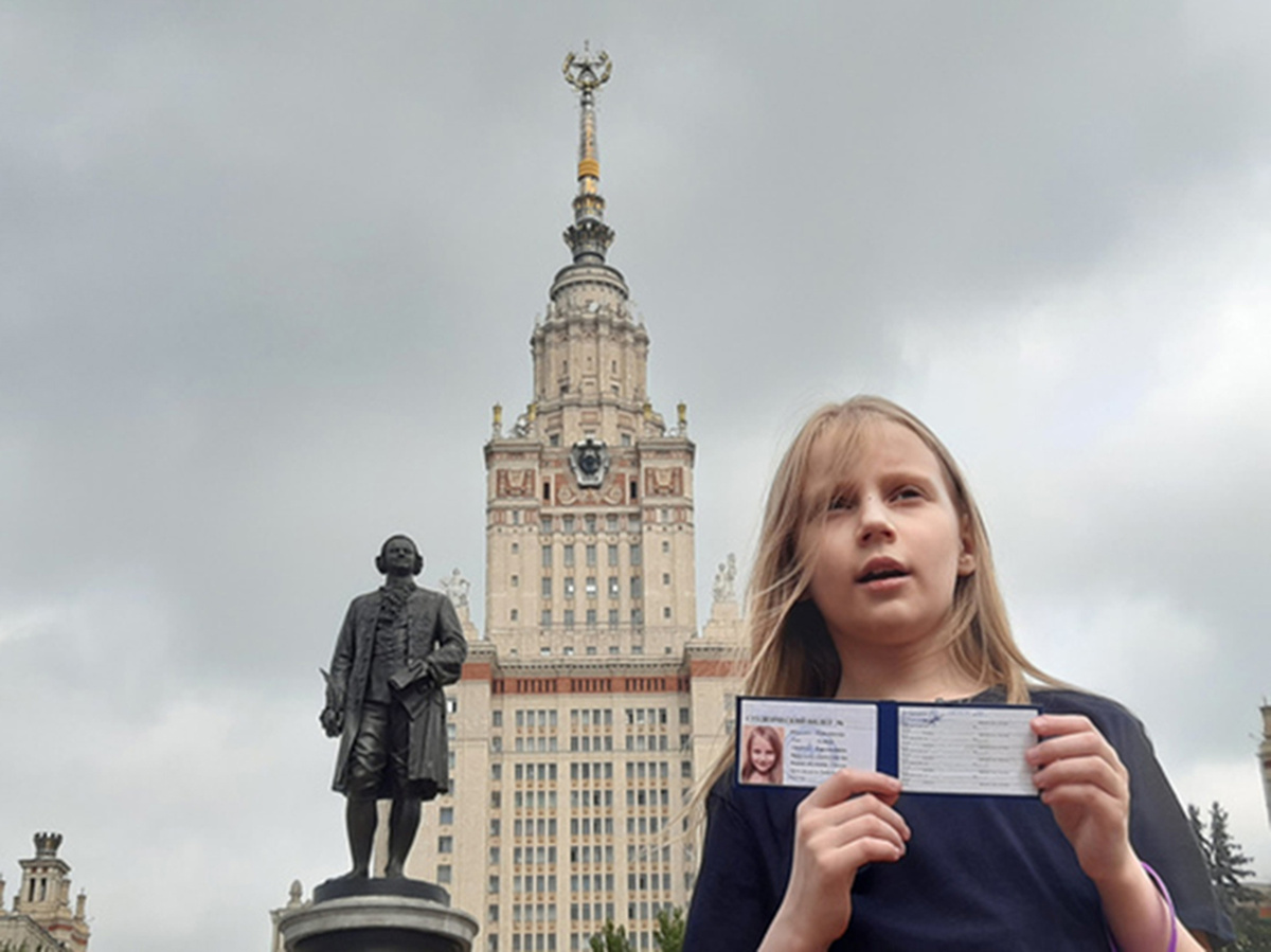    Алиса Теплякова поступила в МГУ в девять лет, но впоследствии была отчисленаКадр из видео
