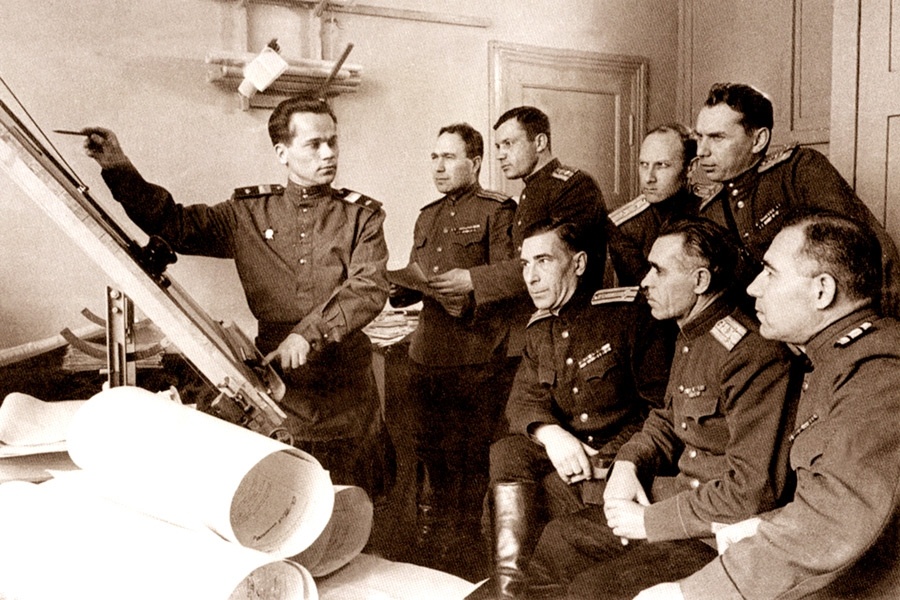    Михаил Калашников, 1944 годМинистерство обороны Российской Федерации