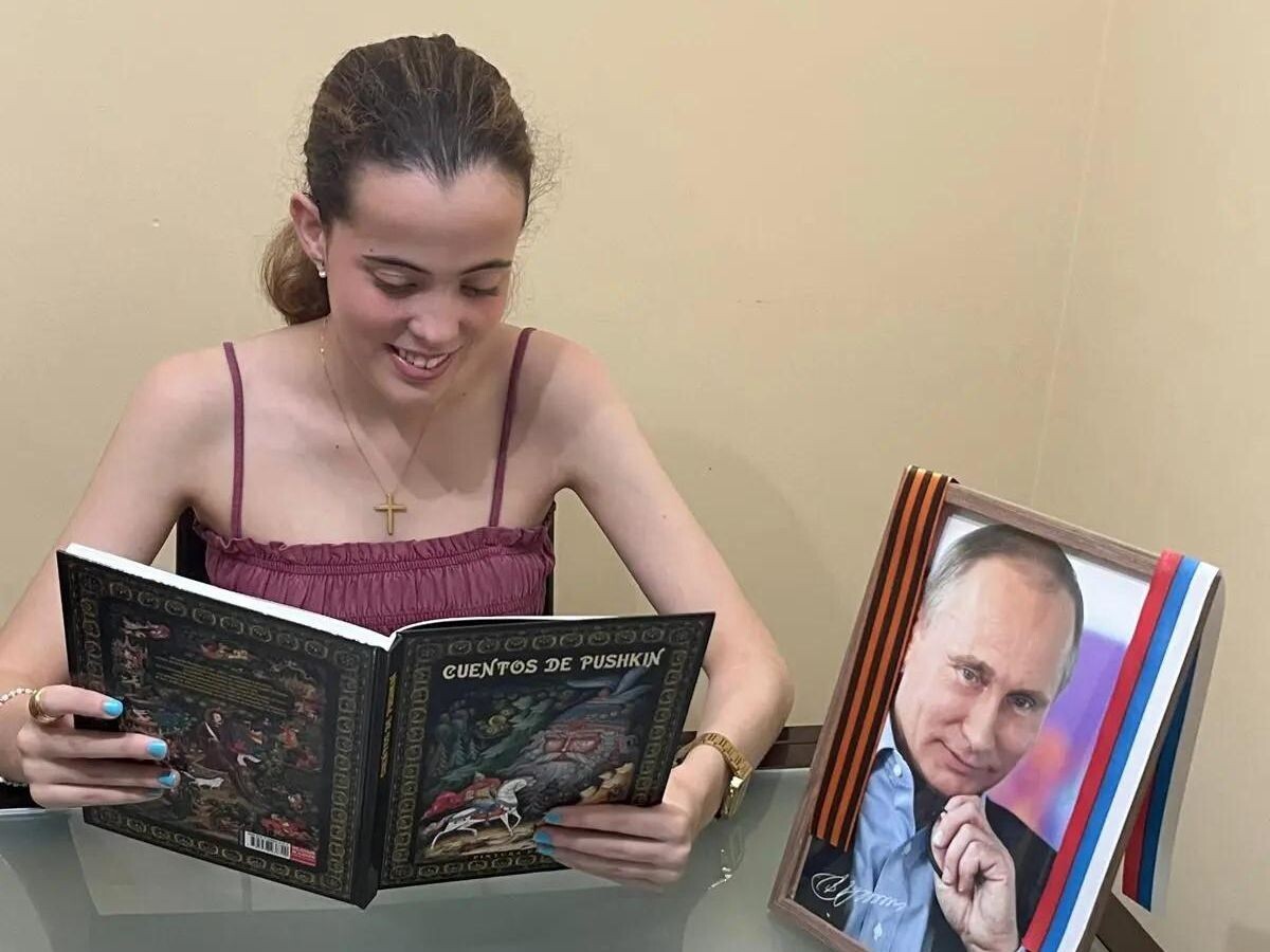    Испанская школьница Люсия, написавшая Путину | © Фото : предоставлено Люсией