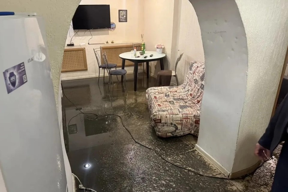    Около 10 домов подтопило после засора канализации в Кисловодске. Фото: соцсети Евгения Моисеева