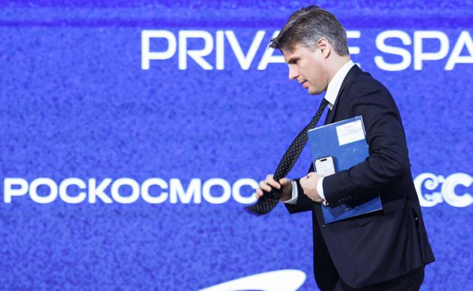 Луна уходит всё дальше от России: Роскосмос опубликовал 10-летний план. Куда делся очередной миллиард?
