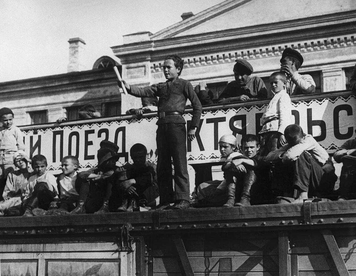 Установление Советской власти на территории России. Агитационный поезд Октябрьская революция. 1918 г | © РИА Новости