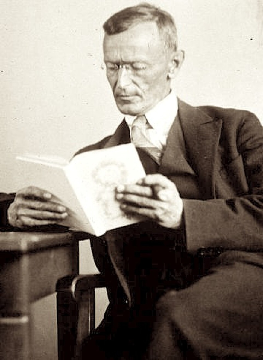 Герман Гессе. Фото: Gret Widmann, 1927. Public domain.