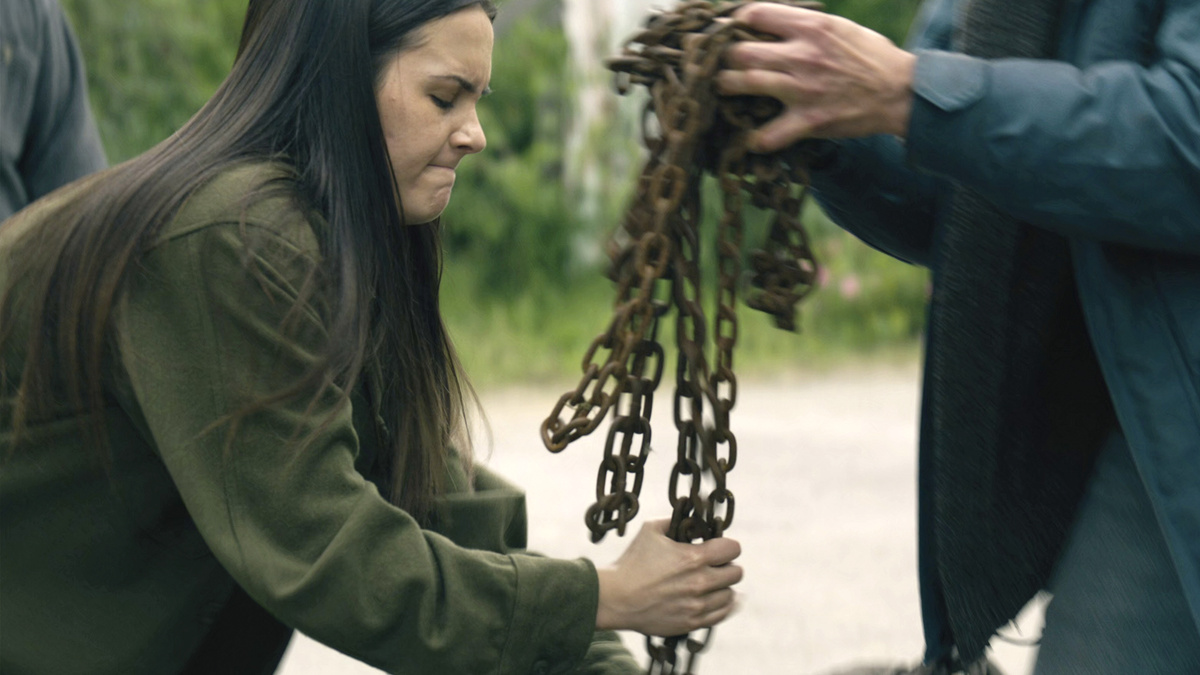 Кадр из сериала "Извне"