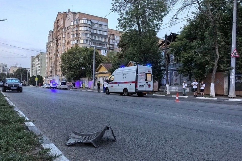    Водитель внедорожника снес пешехода на огромной скорости. Дарья ДОЛИНИНА