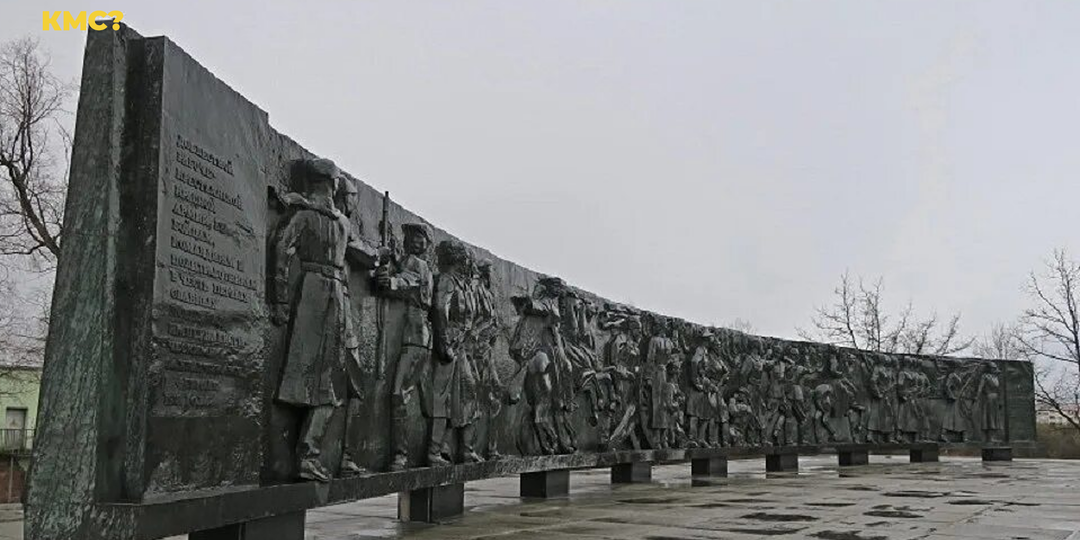 РОЖДЕНИЕ КРАСНОЙ АРМИИ: монумент 1918