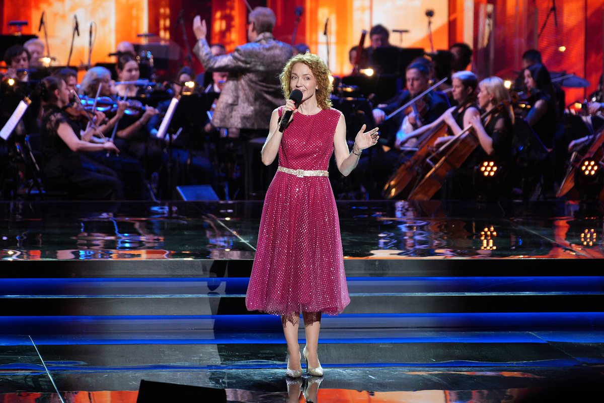    Анна Бутурлина