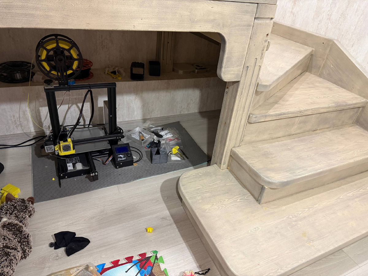 Ender-3 как Гарри Поттер, живет под лестницей