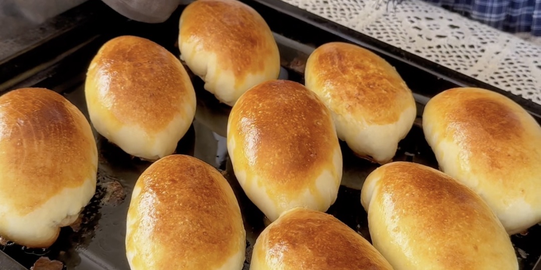 Пирожки с яйцом и зеленым лучком