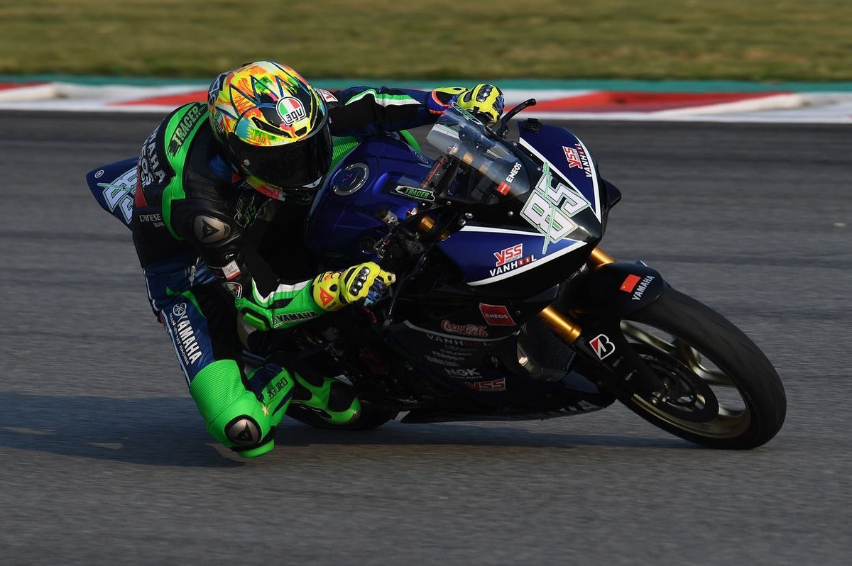 Ван Ибо во время гонки Asia Road Racing 2019