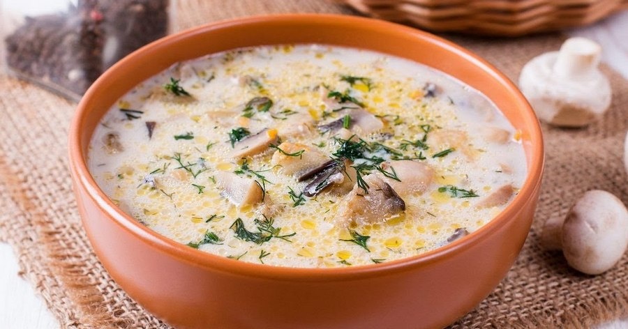 Сырный суп с шампиньонами — нежный, ароматный и невероятно вкусный. Простой рецепт на каждый день