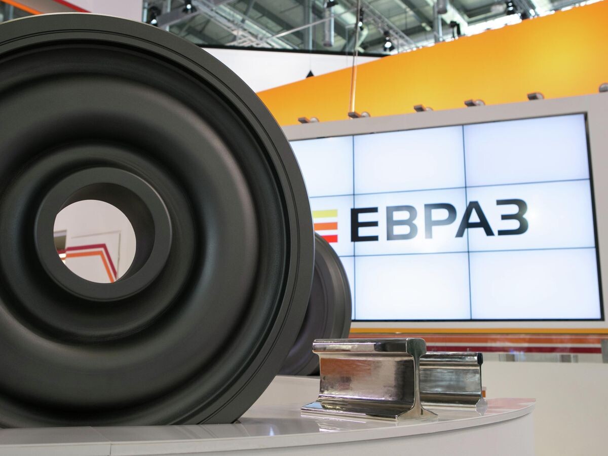    Стенд компании "Евраз" | © РИА Новости / Алексей Колчин