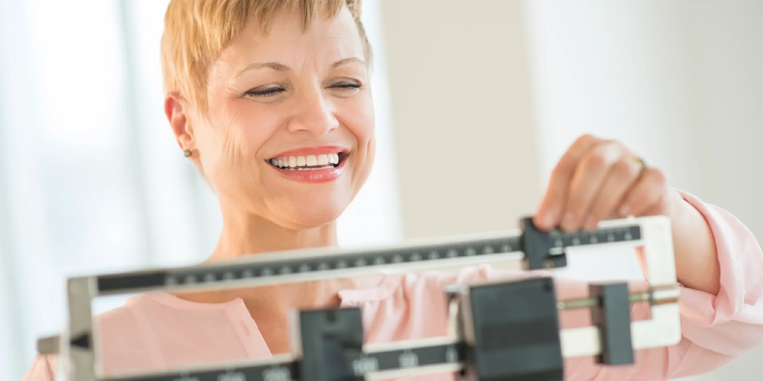 Как избежать набора веса после 40+: 6 мифов и 4 наиболее эффективные стратегии для поддержания оптимального веса