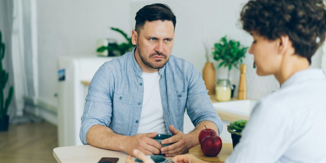 – Дом принадлежит нам двоим, и я никуда отсюда не уеду, – сказал муж после измены