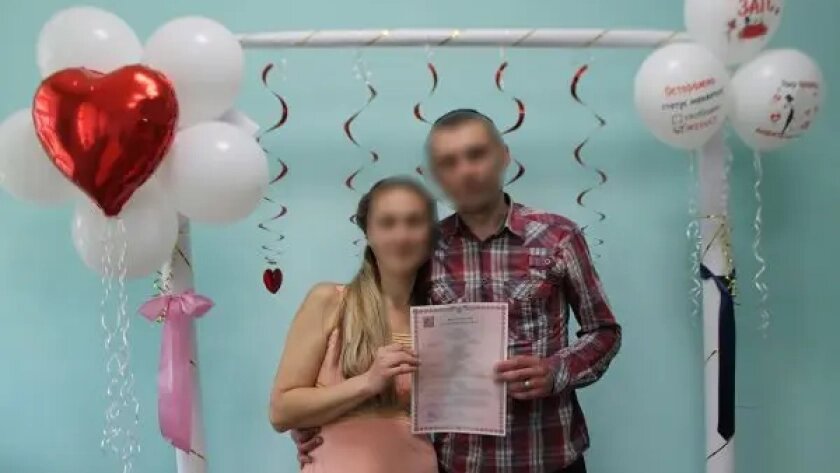 В женской колонии Костромы свободный мужчина женился на заключенной