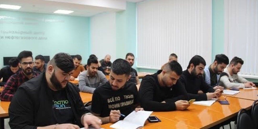 400 студентов из Таджикистана в ХМАО отчислили за подделки аттестатов и неуспеваемость