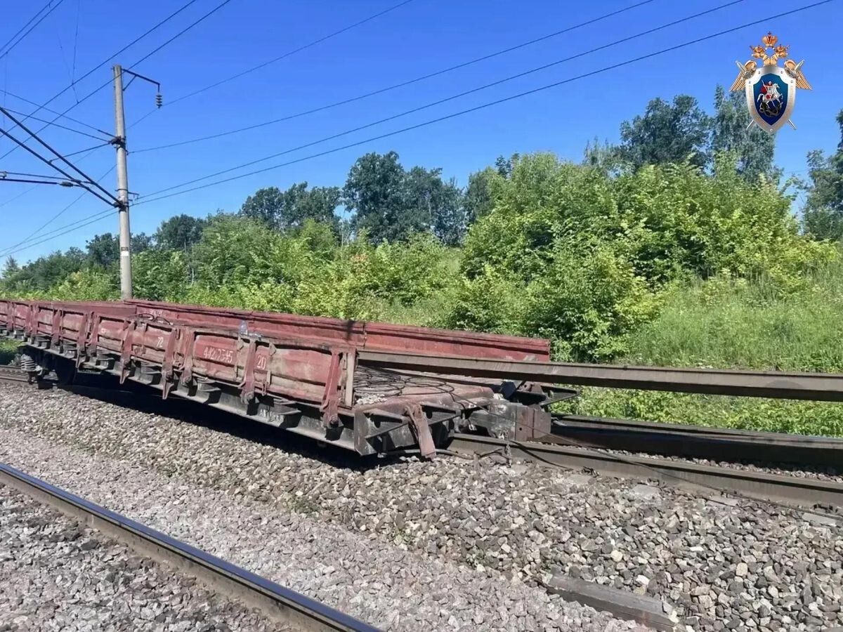    На месте схода грузового поезда с рельсов на перегоне в Татарстане | © Фото : Центральное МСУТ СК России/MAX