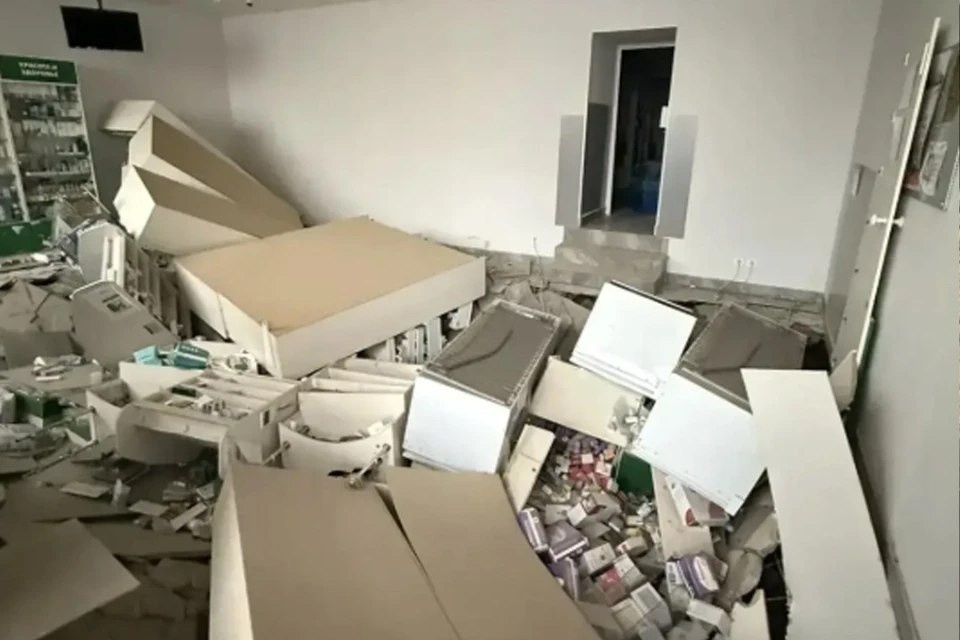    Будет проведен дополнительный осмотр места обрушения с участием специалистов. Фото: источник «КП-Петербург»