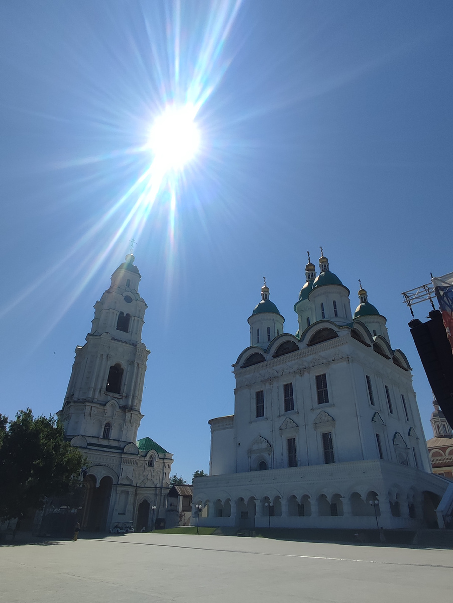 Успенский собор и Пречистенская колокольня