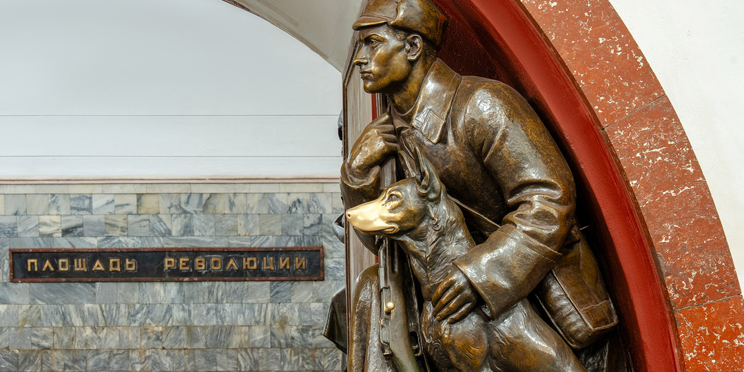 Самые красивые станции Московского метро: Площадь революции (ФОТО)