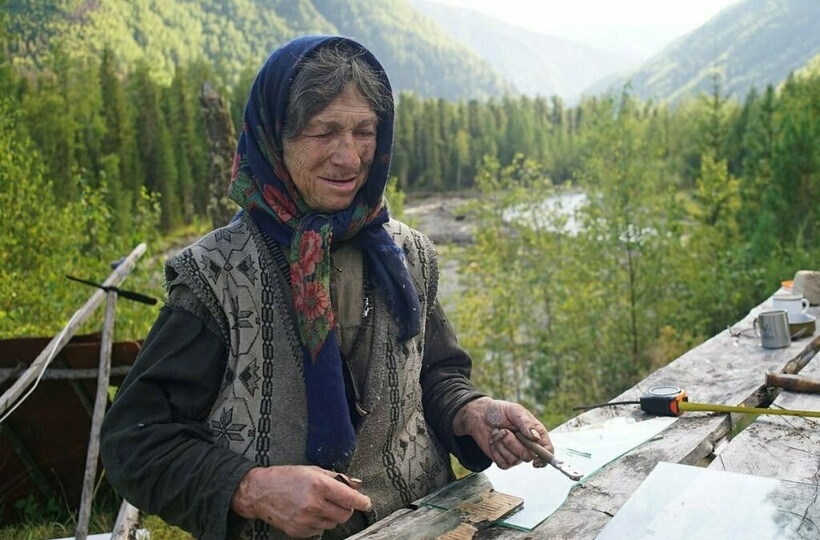 Агафья Лыкова: как труд помогает выжить в суровых условиях тайги